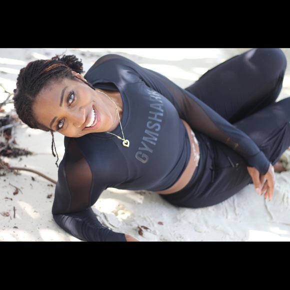 Meet your Posher, Lisa - Picture 3 of 3